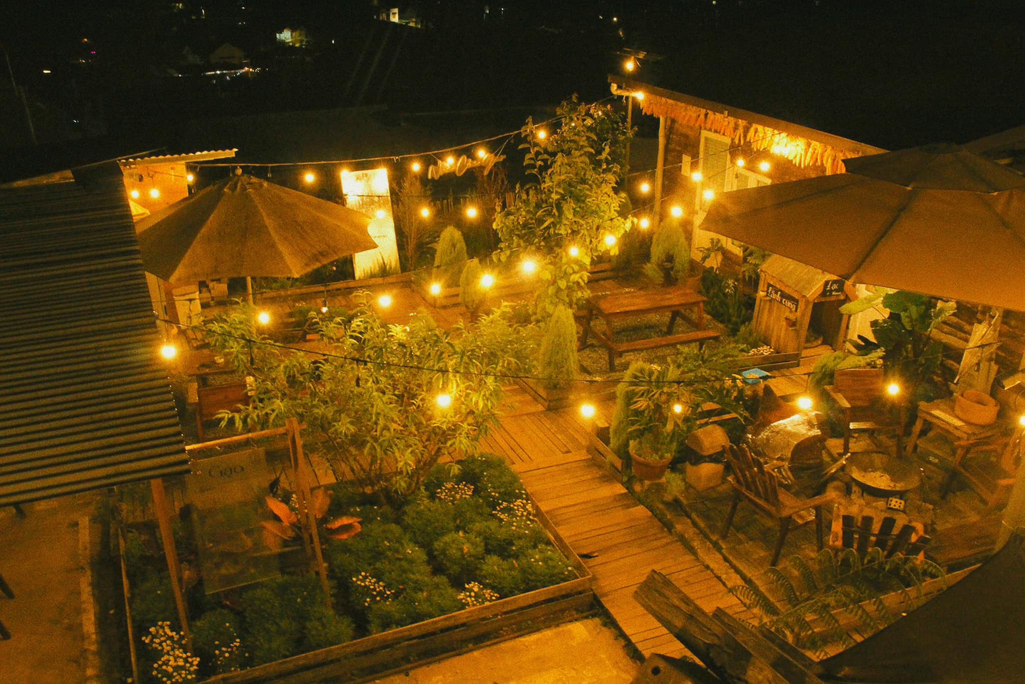 không gian sân vườn homestay nhà của gạo 