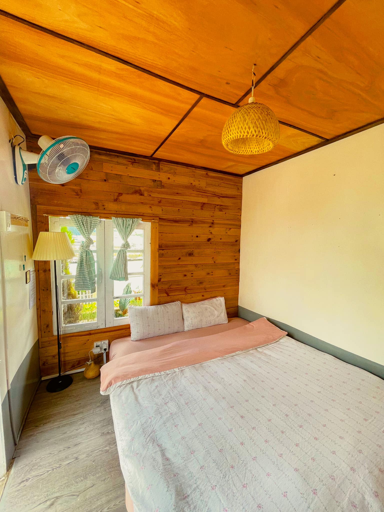 thiết kế phòng tại homestay nhà của gạo