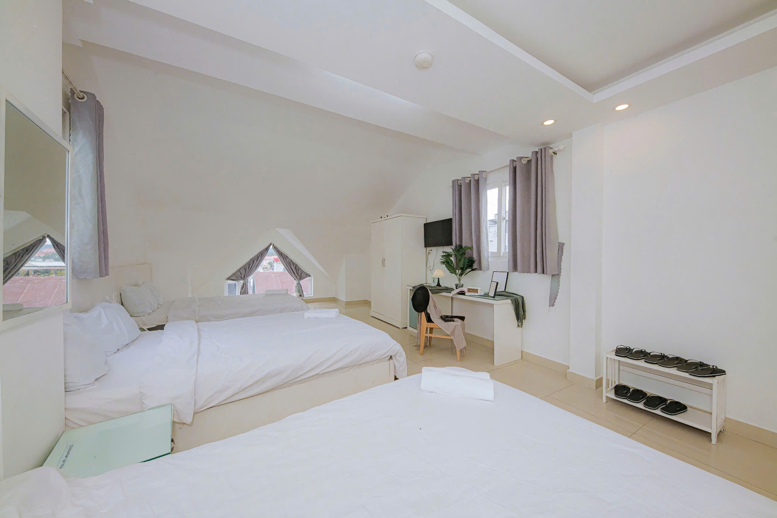 thiết kế phòng ngủ tại Amour Hotel
