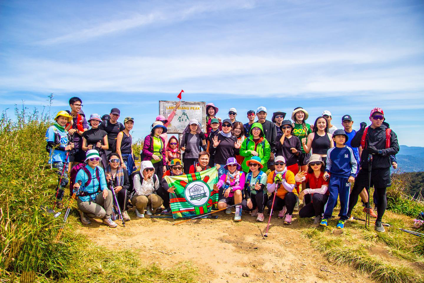 trải nghiệm trekking núi langbiang
