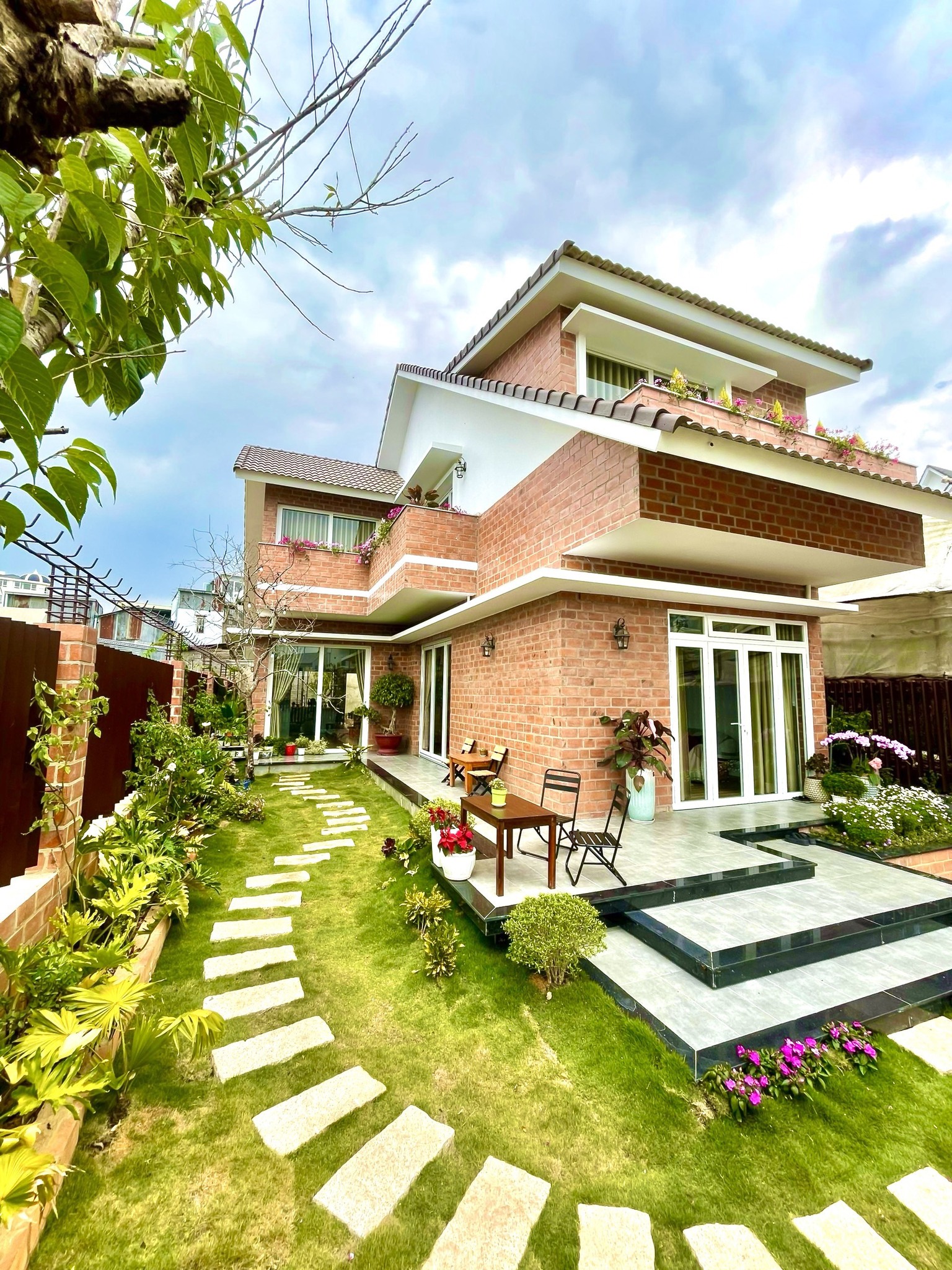 vị trí Roses nhà nguyên căn