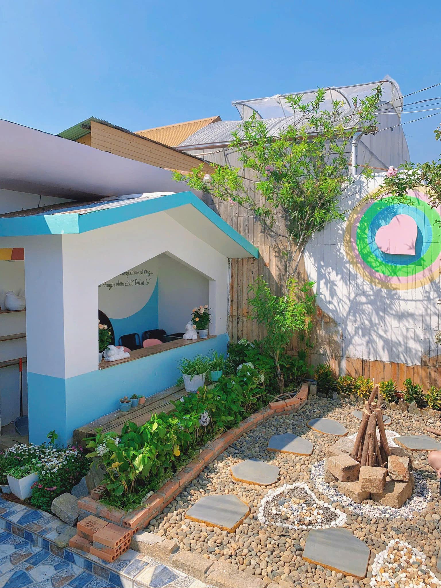 Minam Eudora House