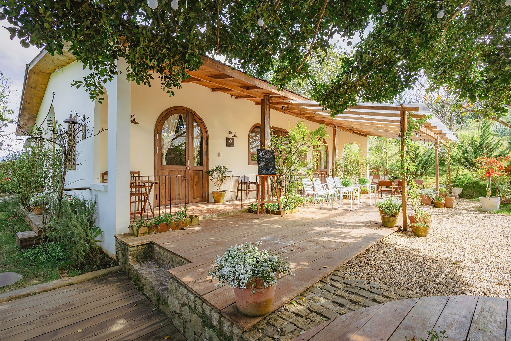 vị trí Charming House