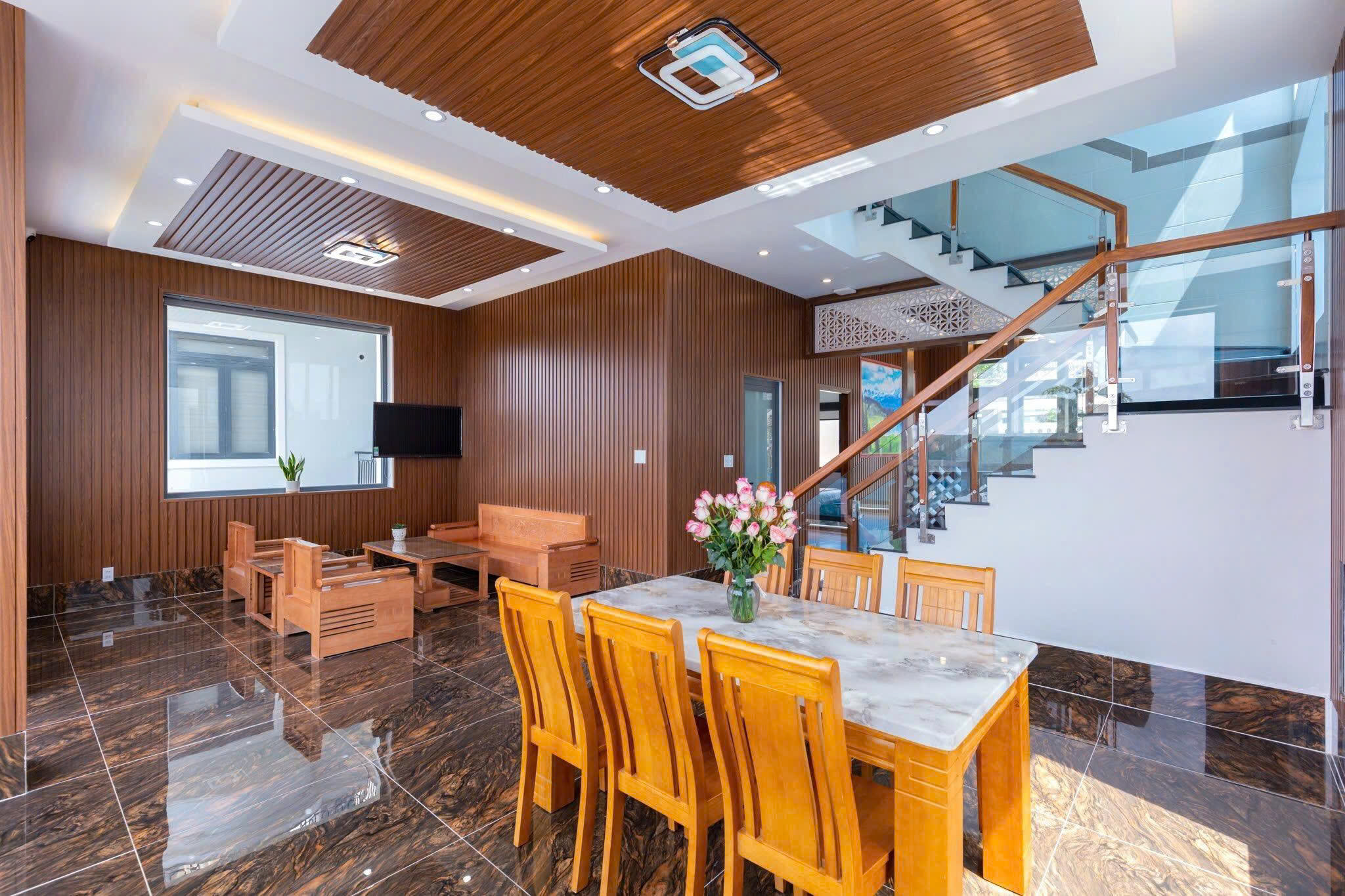 phòng khách & bếp