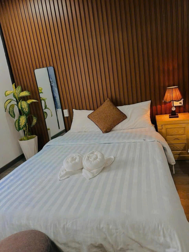 Home Phạm Hồng Thái