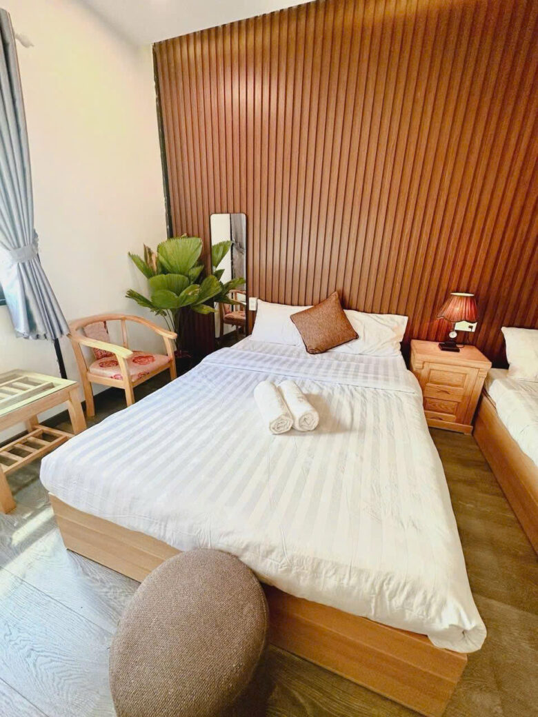 Home Phạm Hồng Thái