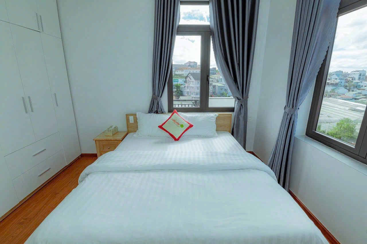 Home Trần Khánh Dư