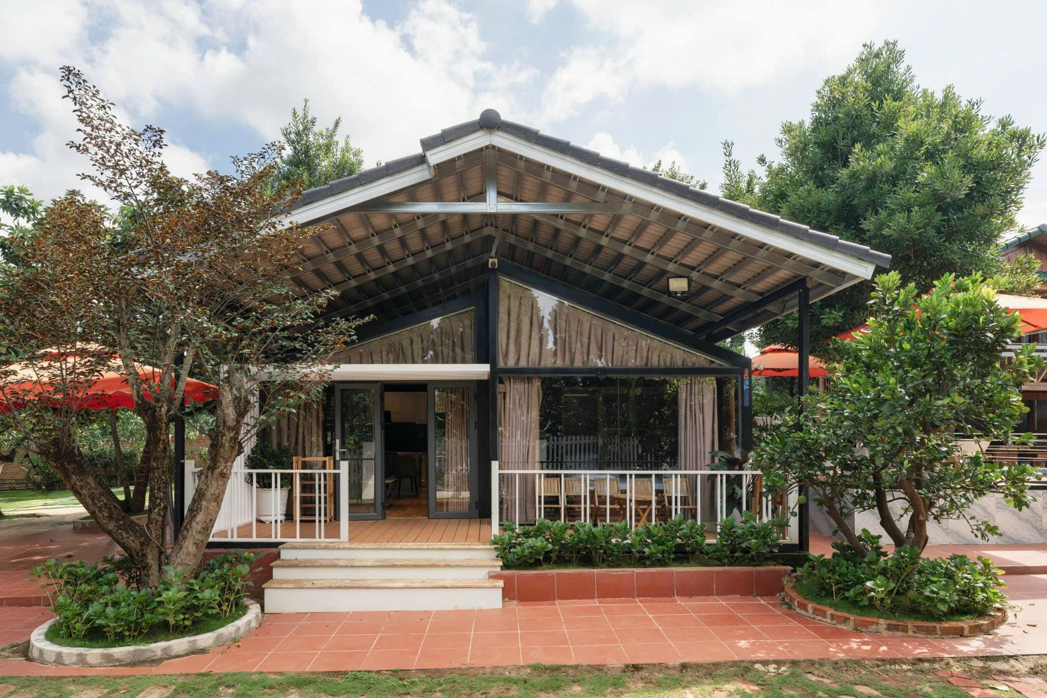 khuôn viên Villa Mango Garden