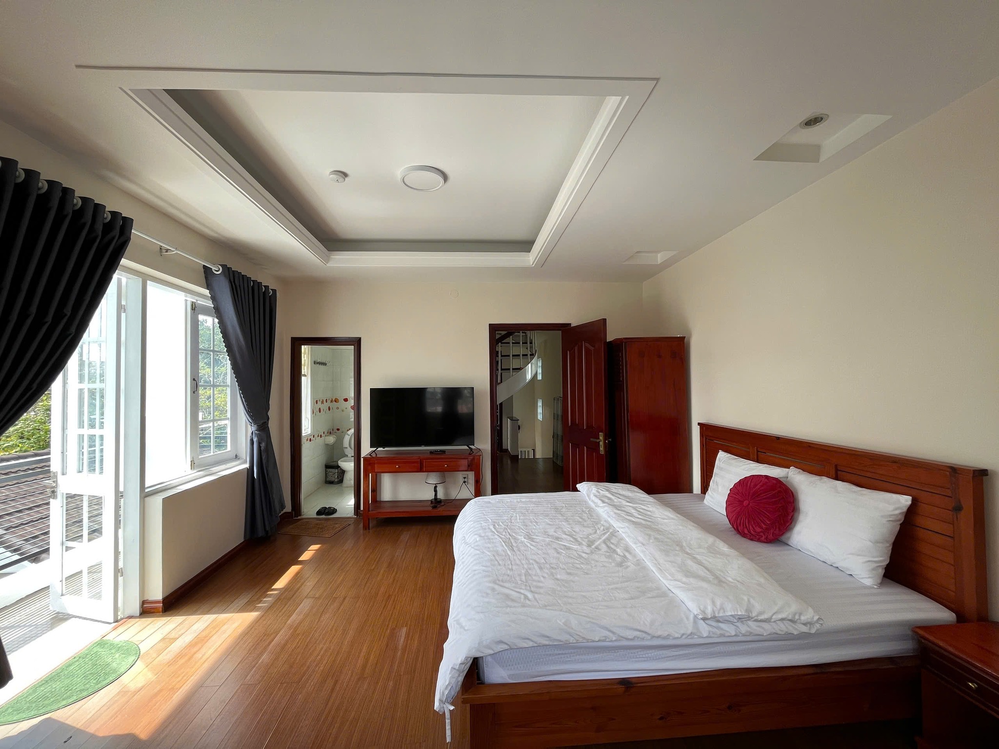 phòng ngủ Triệu Việt Vương villa