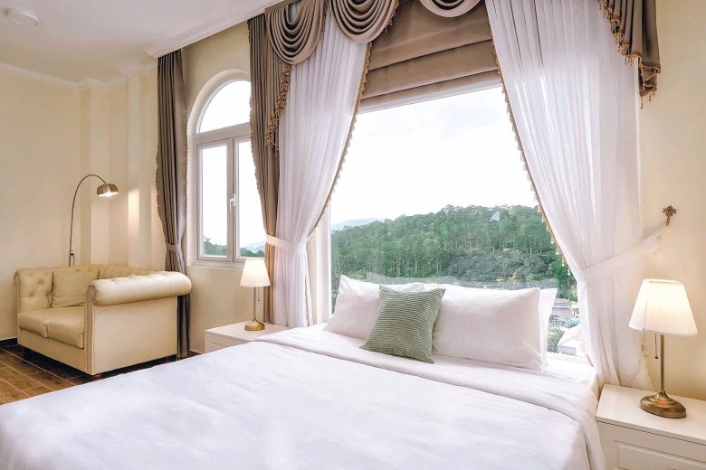 phòng ngủ Villa Nhà Em