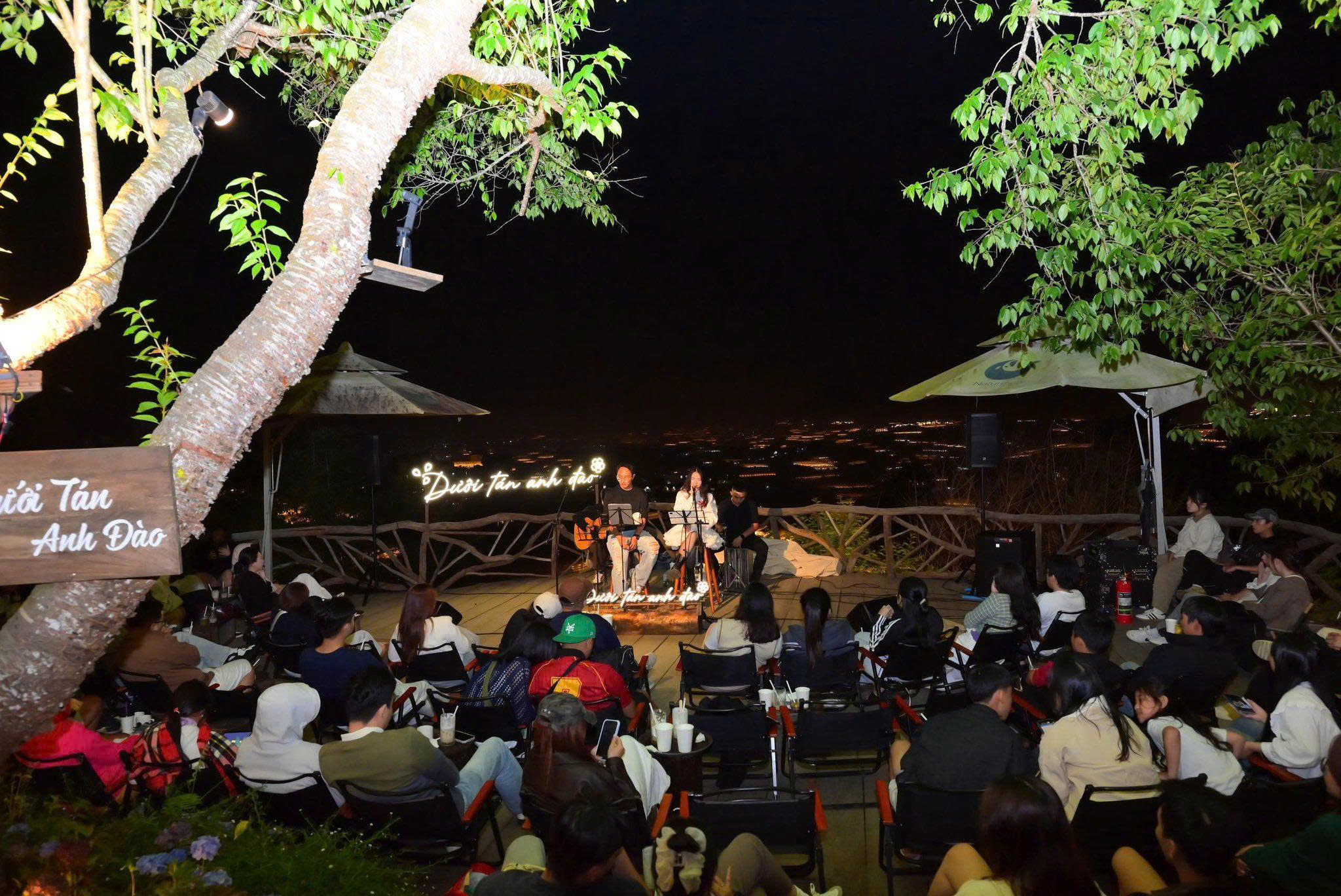 trải nghiệm Cafe Acoustic Chill đà lạt