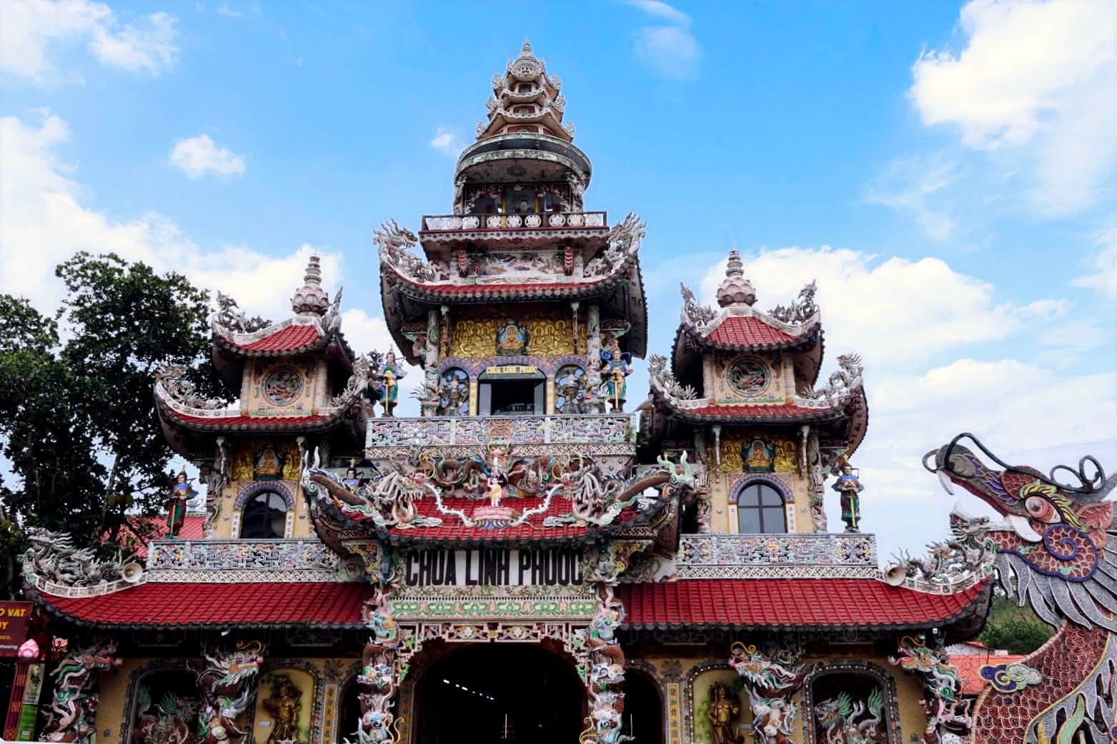 khám phá chùa linh phước